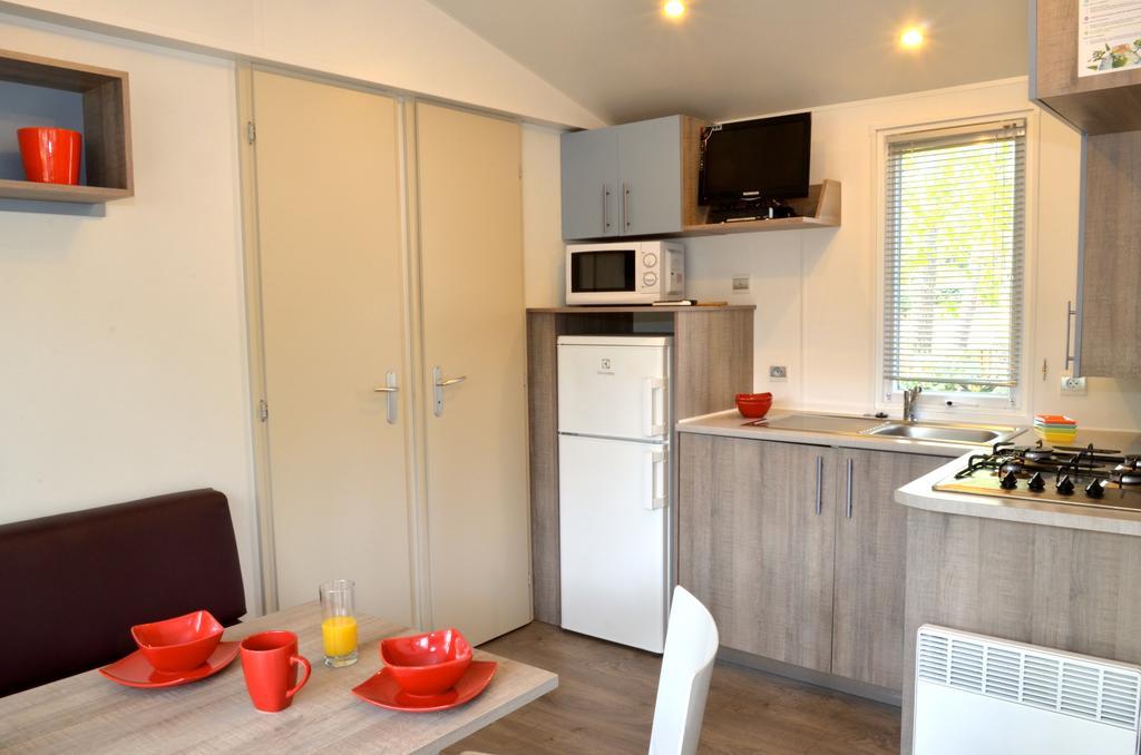 Camping Le Clos Des Pins Longeville-sur-Mer Eksteriør bilde